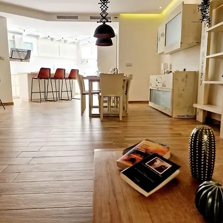 Апартаменти Cervantes House *