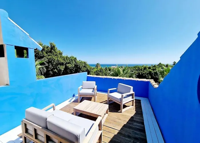 Cervantes House Апартаменти